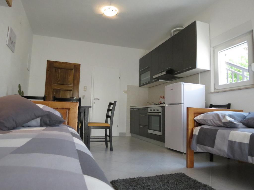 Apartments Ljubicic Podstrana Kamer foto