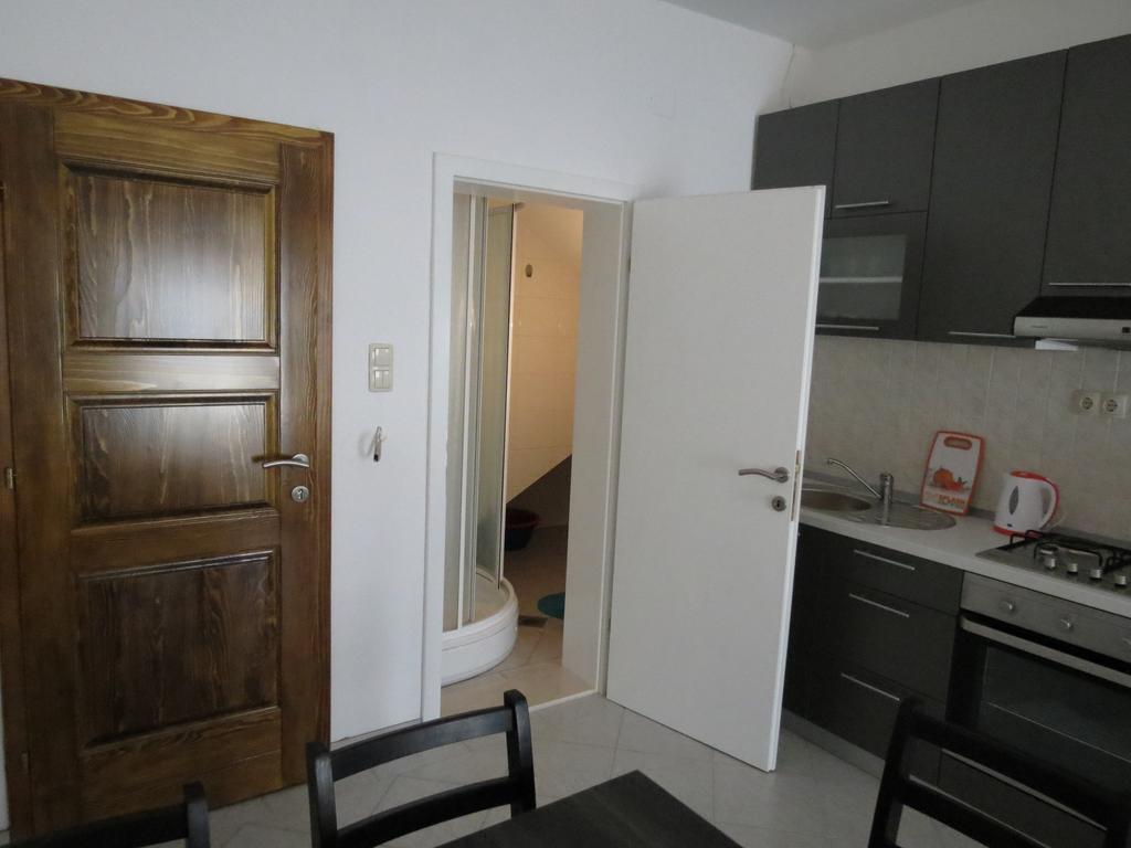Apartments Ljubicic Podstrana Kamer foto