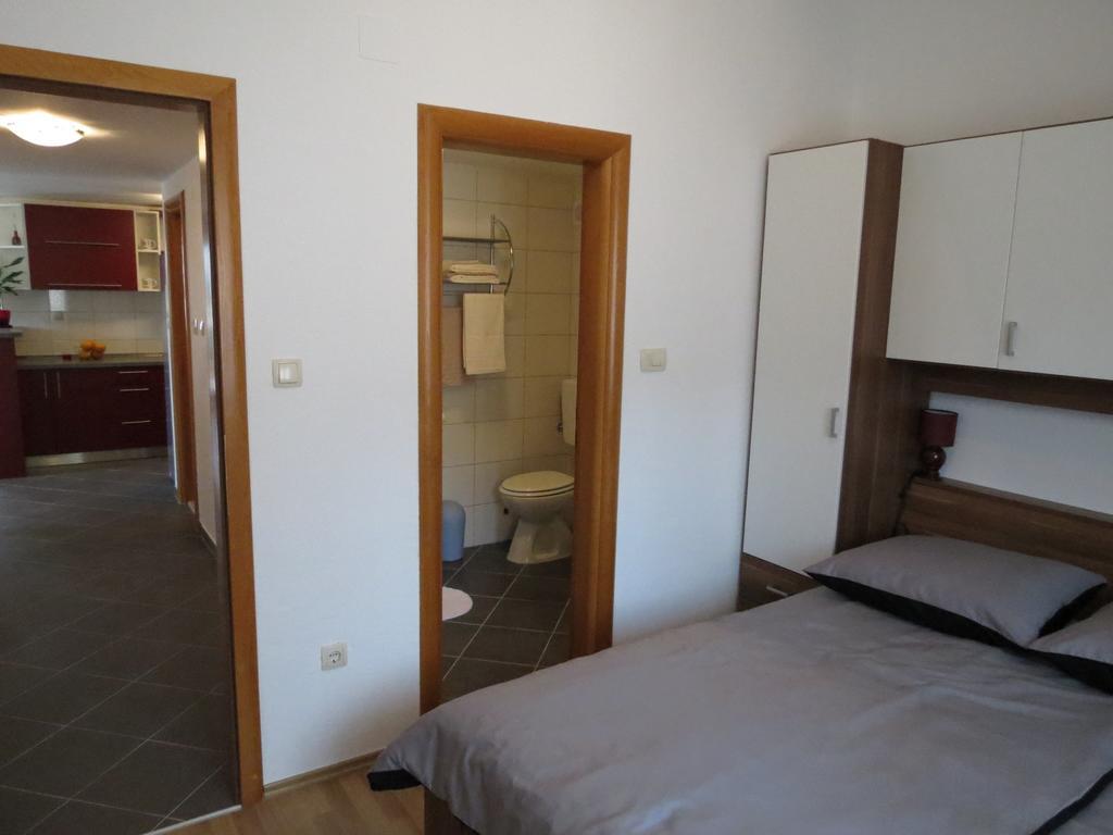 Apartments Ljubicic Podstrana Kamer foto
