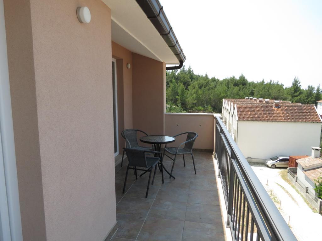 Apartments Ljubicic Podstrana Kamer foto