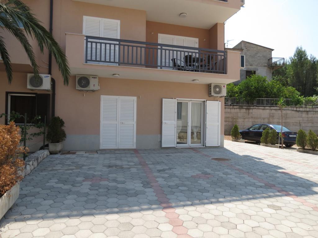 Apartments Ljubicic Podstrana Buitenkant foto