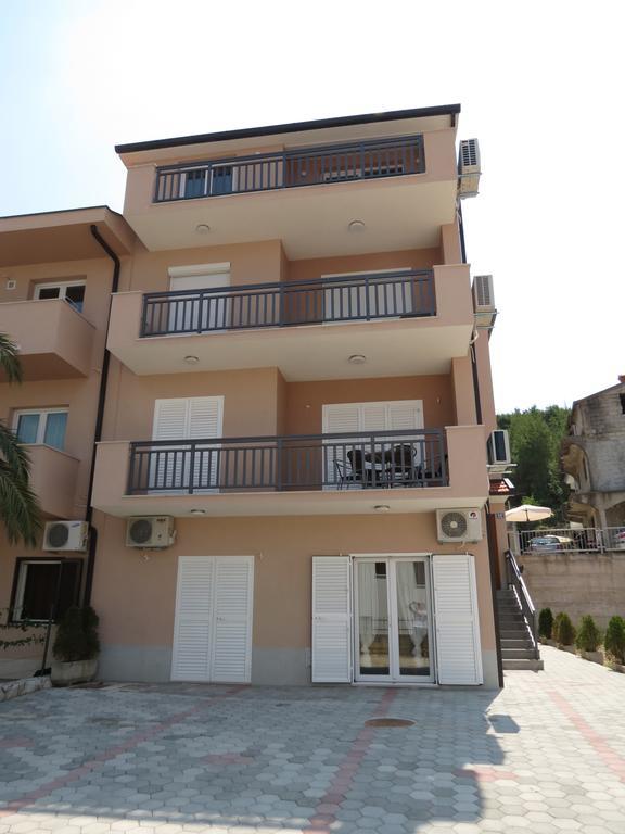 Apartments Ljubicic Podstrana Buitenkant foto