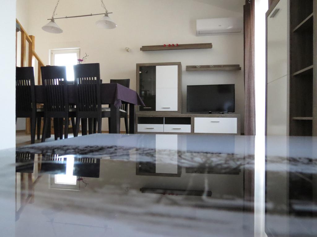 Apartments Ljubicic Podstrana Kamer foto
